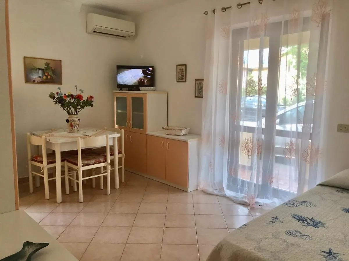 Kathy Apartment Cannigione Holiday home